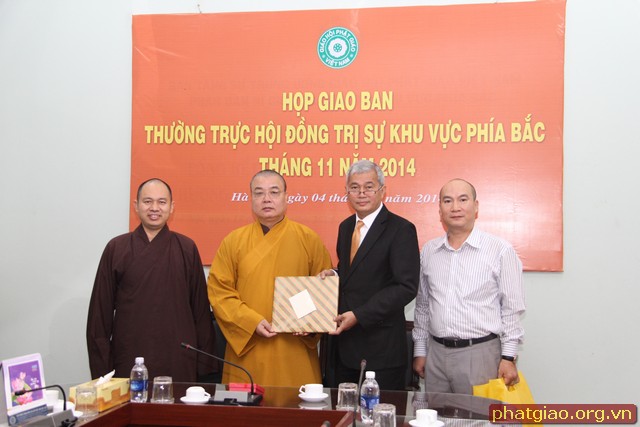 Bangladesh Ambassador meets Vietnam Buddhist Sangha leader